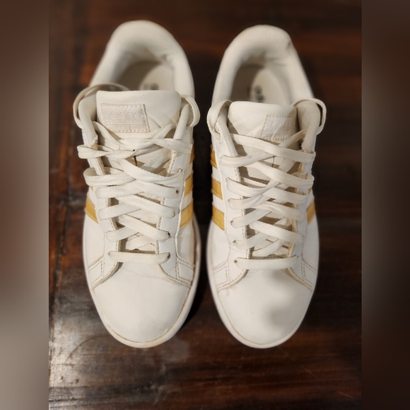 Addidas Neo White Leather and Gold Stripes with Cloud Foam Memory Sole - Picture 2 of 10